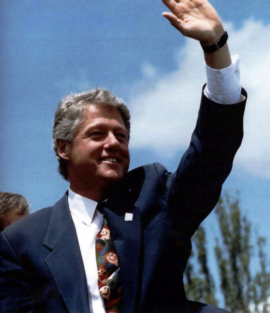 Bill Clinton bezoekt het Los Alamos National Laboratory. Foto University of California / Wikimedia Commons